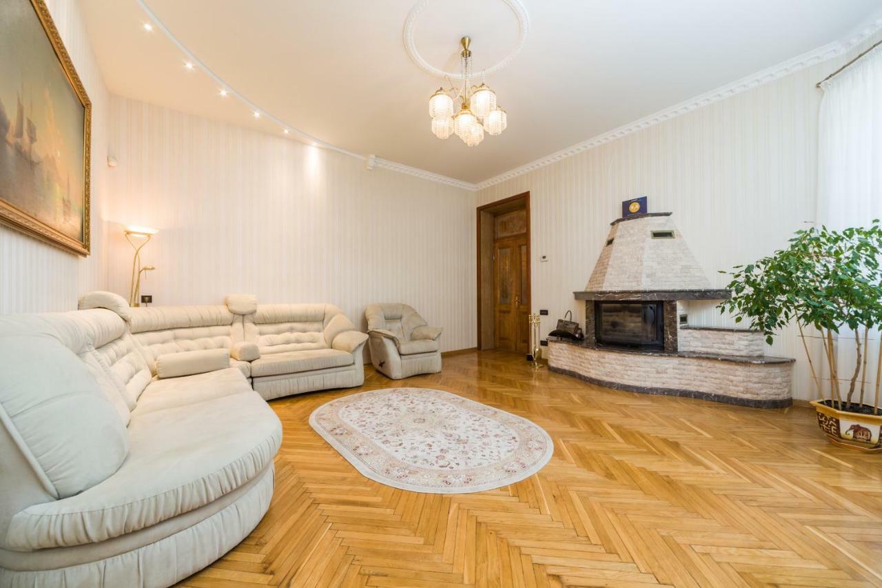 Apartamenty Na Sofievskoy Odesa Exterior foto