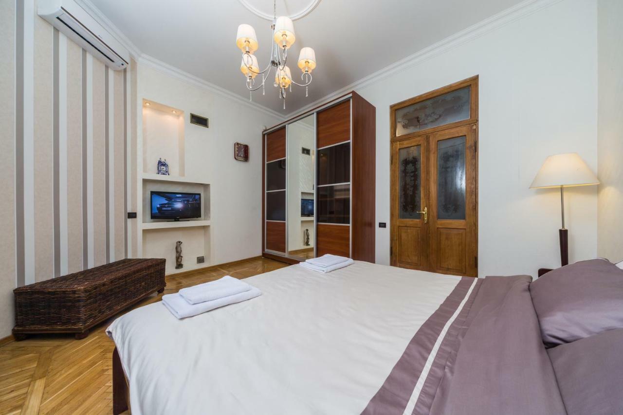 Apartamenty Na Sofievskoy Odesa Exterior foto